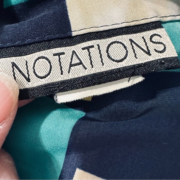 Notations vintage women's side 14 button down, geometric blouse - Picture 3 of 4